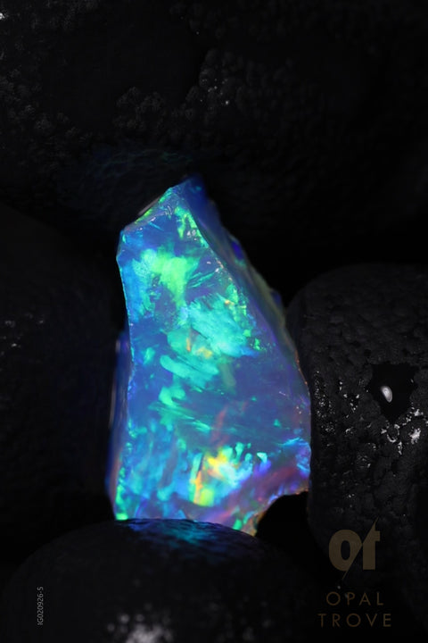 0.95g Rough Ethiopian Chalk Opal