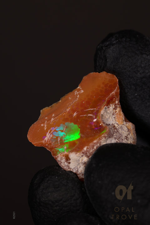2.60g Rough Ethiopian Jewelry Grade Welo Opal