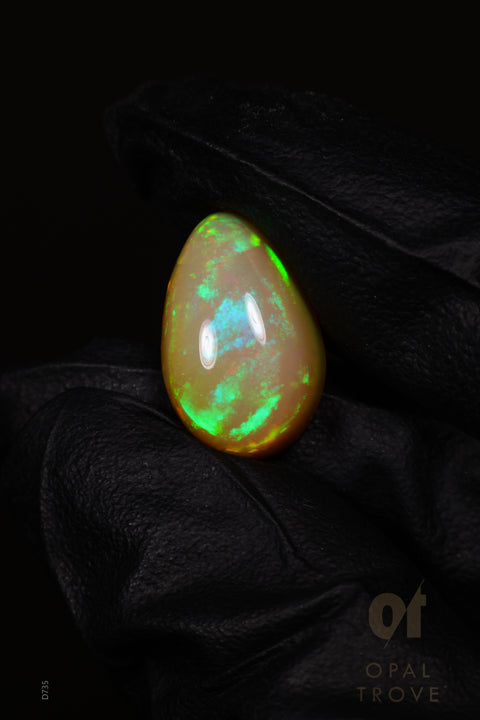 8.00ct Teardrop Cabochon