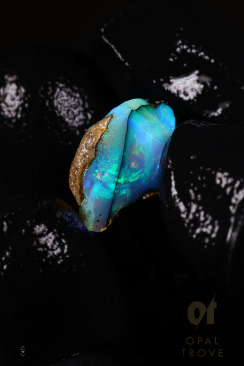 0.88g Rough Ethiopian Chalk Opal