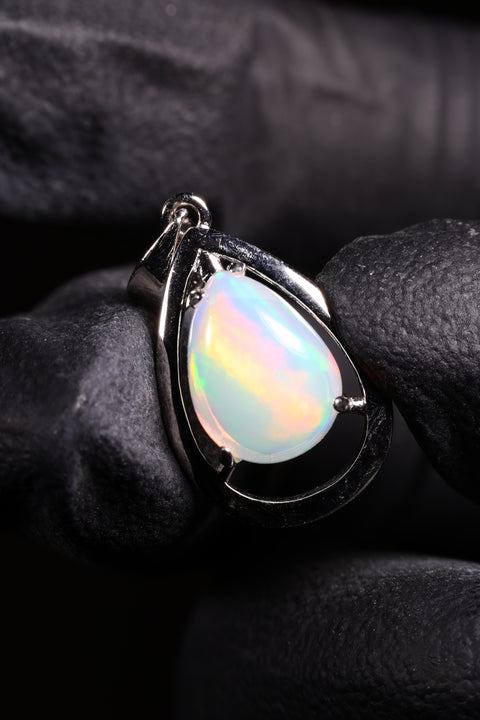 1.25ct Teardrop Cabochon Pendant