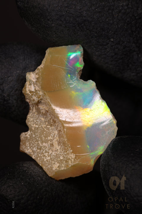 2.92g Rough Ethiopian Jewelry Grade Welo Opal