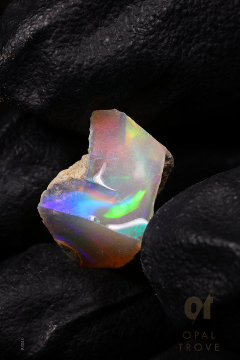 0.94g Rough Ethiopian Jewelry Grade Welo Opal