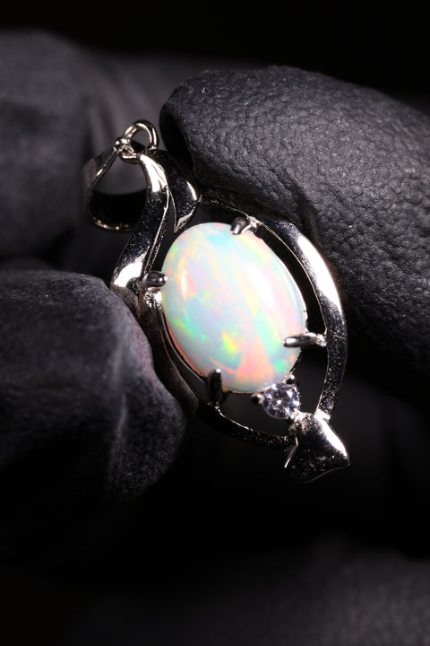 1.25ct Oblong Cabochon Pendant