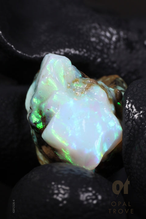 3.99g Rough Ethiopian Chalk Opal