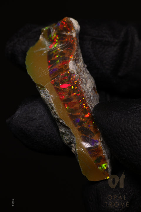 4.66 Rough Ethiopian Jewelry Grade Welo Opal