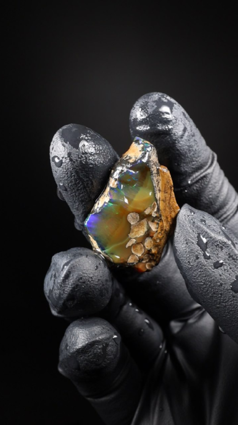 5.55g Rough Specimen