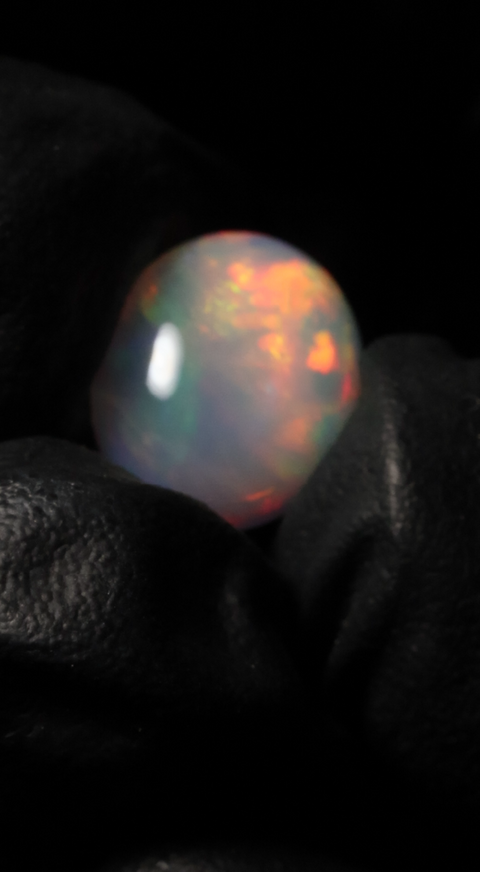 1.95ct Round Cabochon