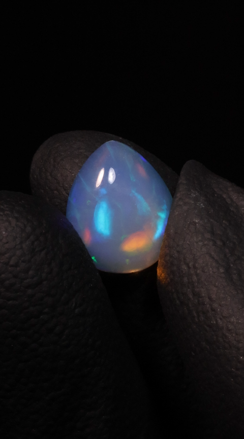 1.90ct Teardrop Cabochon