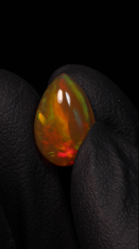 4.40ct Teardrop Cabochon