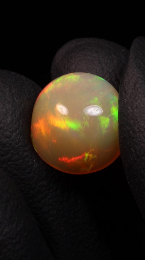 5.60ct Round Cabochon