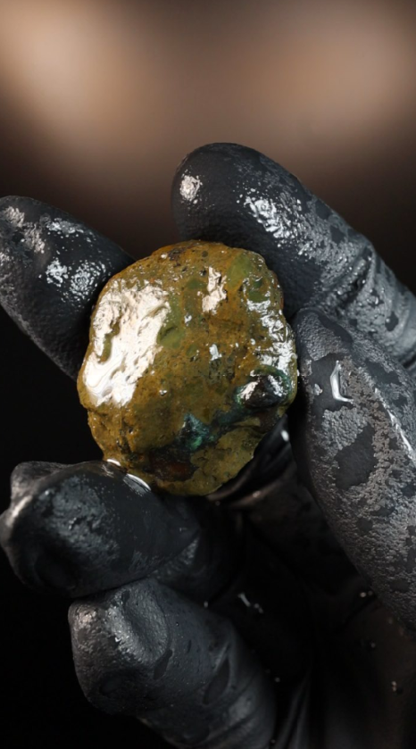 9.91g Rough Specimen