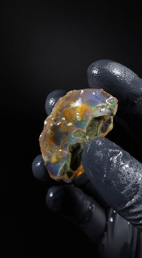15.93g Rough Specimen