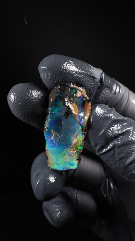 8.22g Rough Specimen