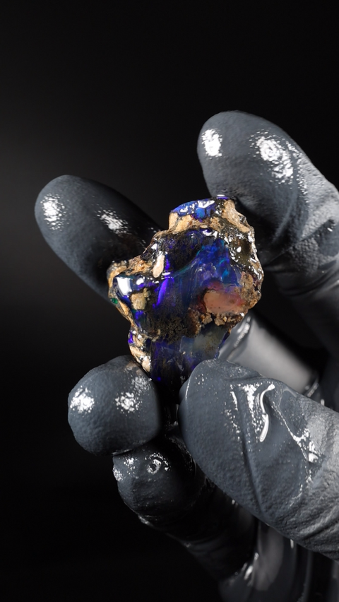 7.45g Rough Specimen