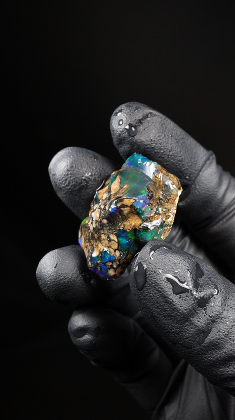 7.96g Rough Specimen