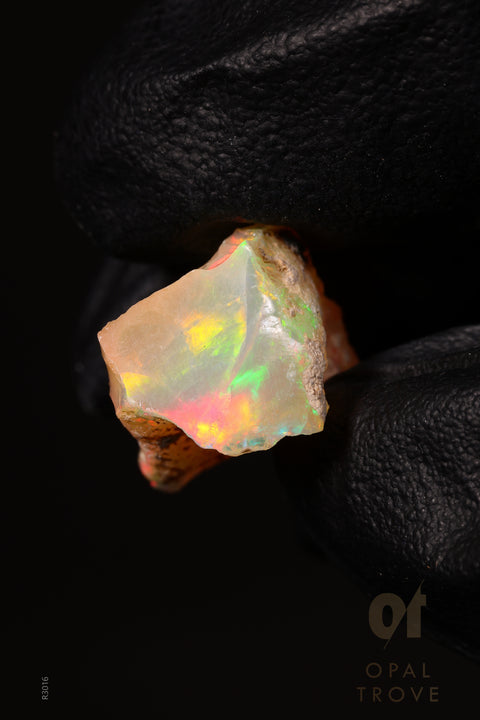 1.80g Rough Ethiopian Jewelry Grade Welo Opal