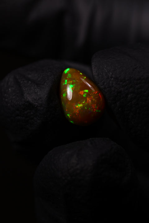 0.95ct Teardrop Cabochon