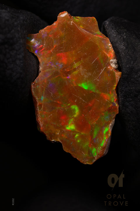 0.92g Rough Ethiopian Jewelry Grade Welo Opal