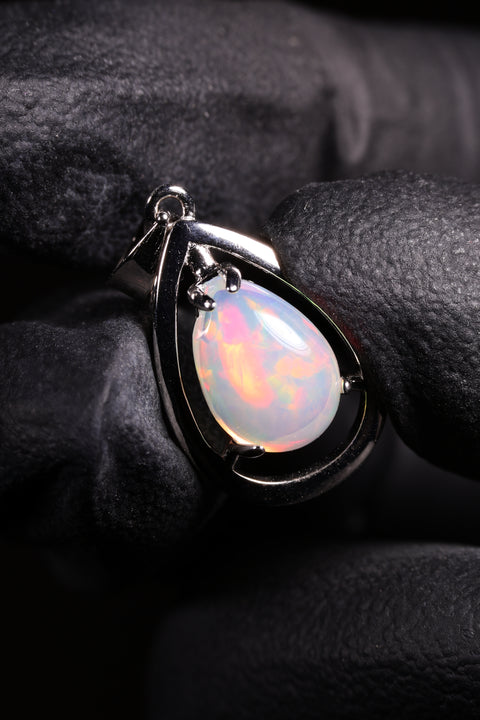 1.20ct Teardrop Cabochon Pendant