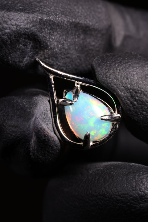 1.15ct Teardrop Cabochon Pendant