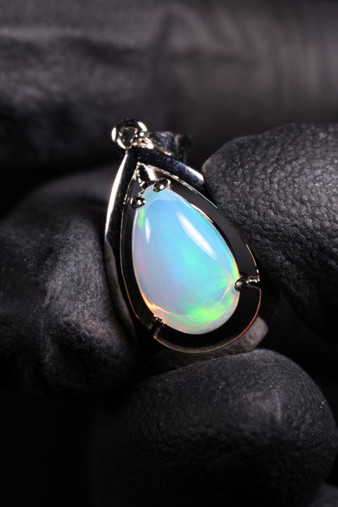 1.20ct Teardrop Cabochon Pendant