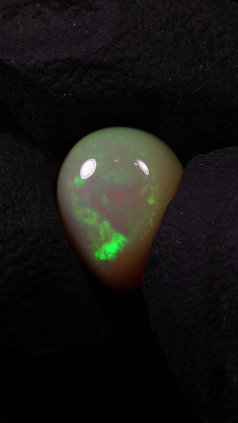 2.65ct Teardrop Cabochon